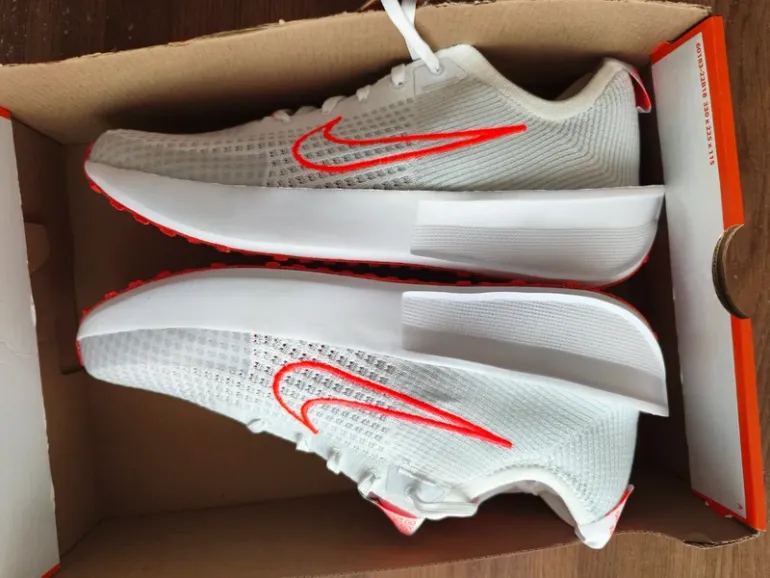 White Nike Interact Run bike d'occasion — image 4 sur 10