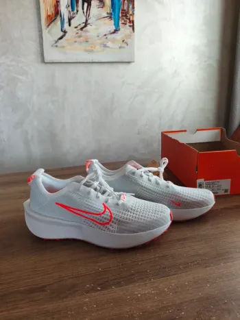 White Nike Interact Run bike d'occasion — image 8 sur 10