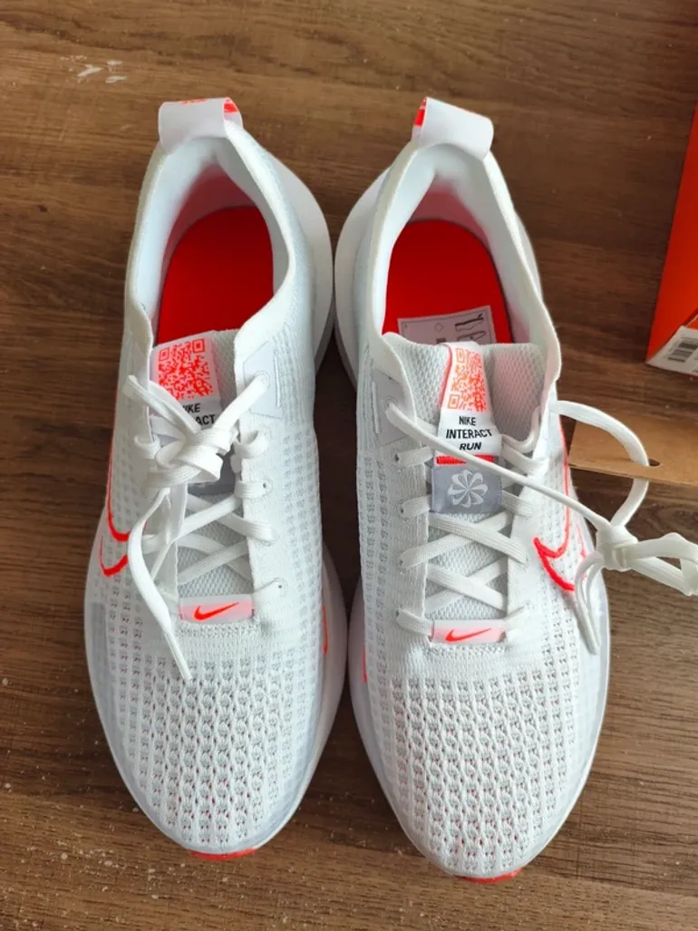 White Nike Interact Run bike d'occasion — image 9 sur 10