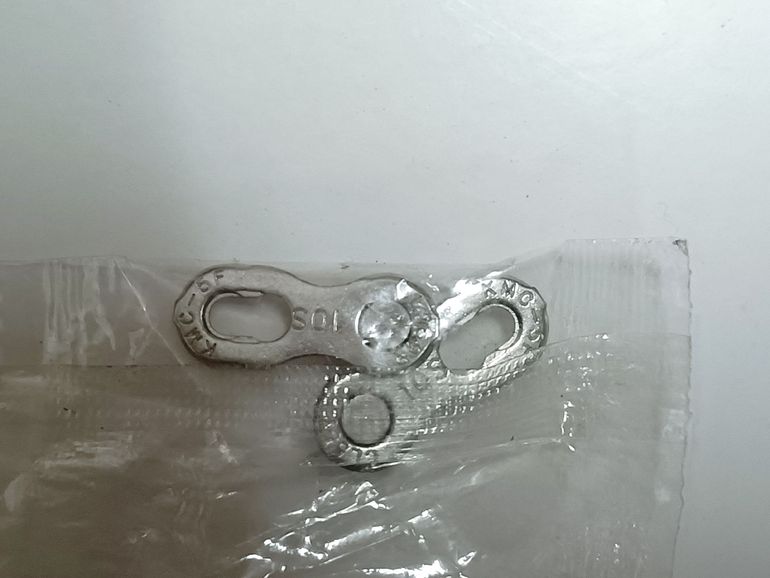 Used Kmc Missing Link Chain 10v bike — image 2 of 5