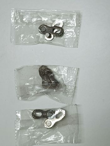 Used Kmc Missing Link Chain 10v bike