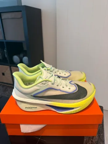Brugt Nike Zoom Fly 6 bike