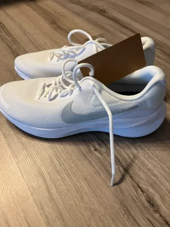 Nike Revolution 7 bike d'occasion — image 2 sur 8
