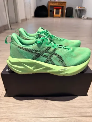 Asics Novablast 5 bike d'occasion