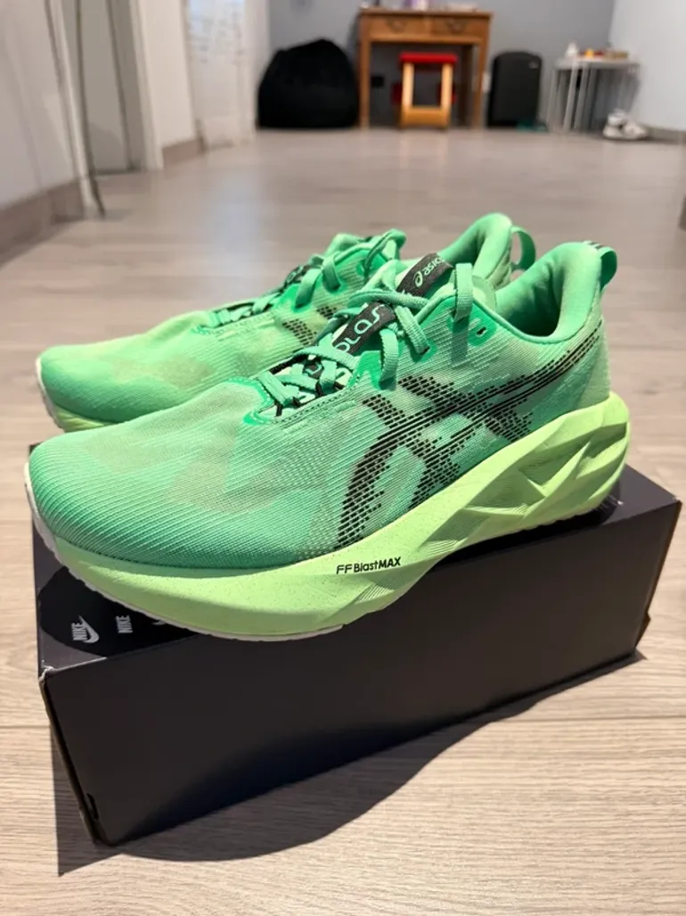 Gebrauchtes Asics Novablast 5 bike — Bild 3 von 4