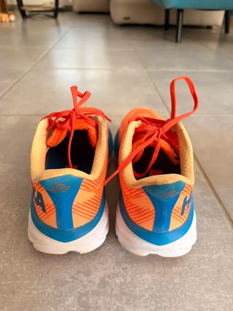 Hoka Shoes bike usato — immagine 4 di 8