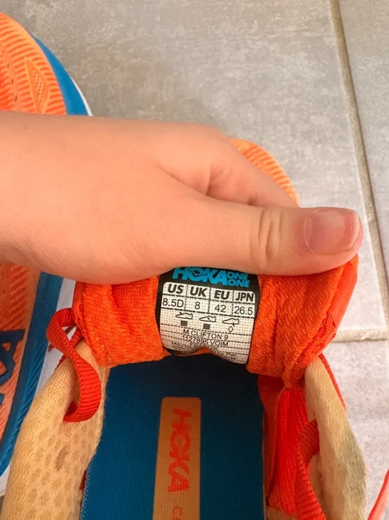 Hoka Shoes bike usato — immagine 8 di 8