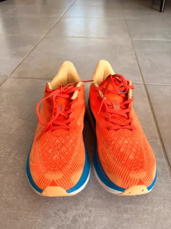 Hoka Shoes bike usato — immagine 2 di 8