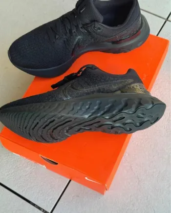 Nike react infinity run bike usato — immagine 3 di 6