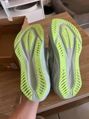 Used Asics Running Shoes bike — image 9 of 9