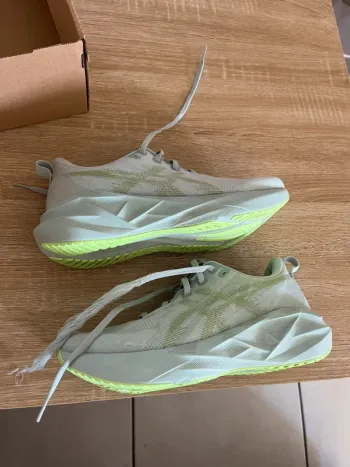Used Asics Running Shoes bike — image 4 of 9