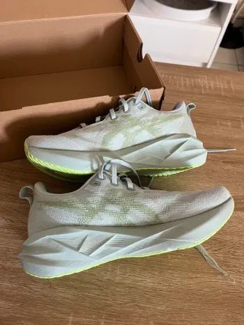 Used Asics Running Shoes bike — image 5 of 9