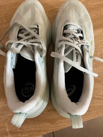 Used Asics Running Shoes bike — image 7 of 9