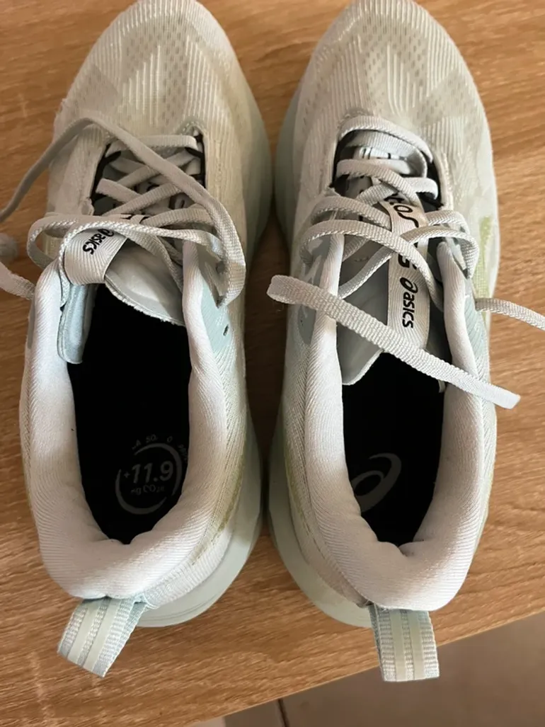 Used Asics Running Shoes bike — image 7 of 9