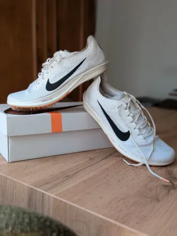 Orange Nike ZoomX Dragonfly 2 bike d'occasion