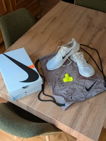Orange Nike ZoomX Dragonfly 2 bike d'occasion — image 2 sur 15