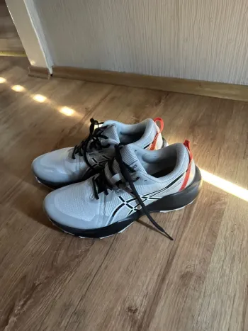 Tweedehands Asics Gel-Venture 11 bike
