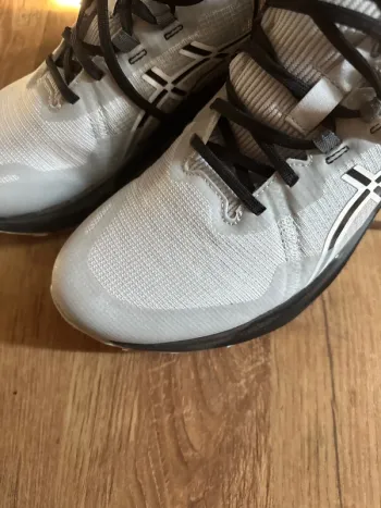 Tweedehands Asics Gel-Venture 11 bike — afbeelding 2 van 3
