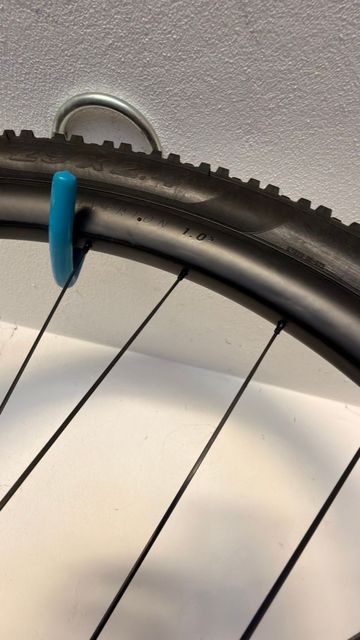 Used Syncros Silverton 1.0s Wheelset 2025 bike — image 2 of 9