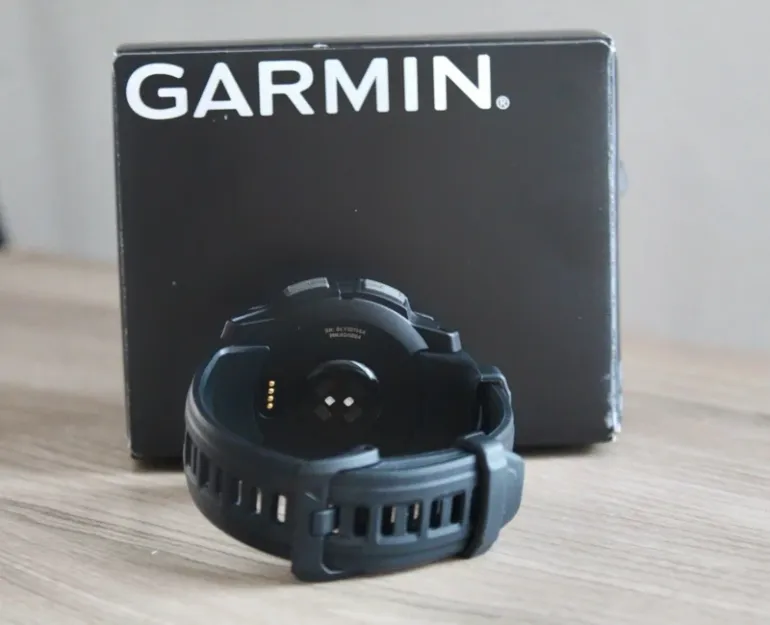 Used Garmin Instinct 3 AMOLED bike — image 2 of 5