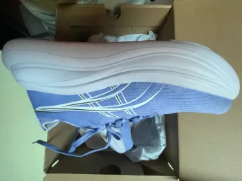 Tweedehands Asics Gel Nimbus 28 bike — afbeelding 2 van 5