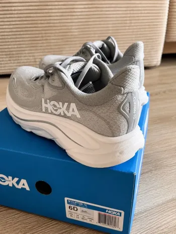 Hoka Clifton 10 bike d'occasion — image 2 sur 4