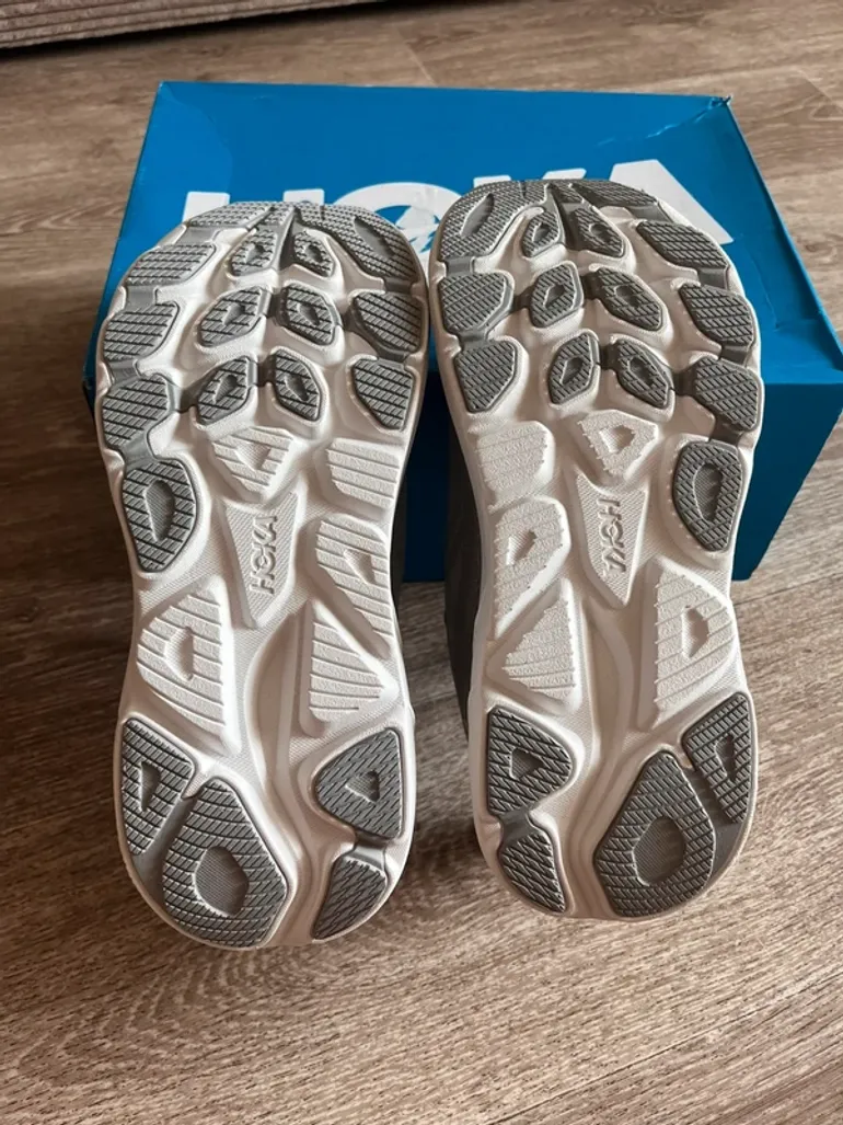 Hoka Clifton 10 bike d'occasion — image 4 sur 4
