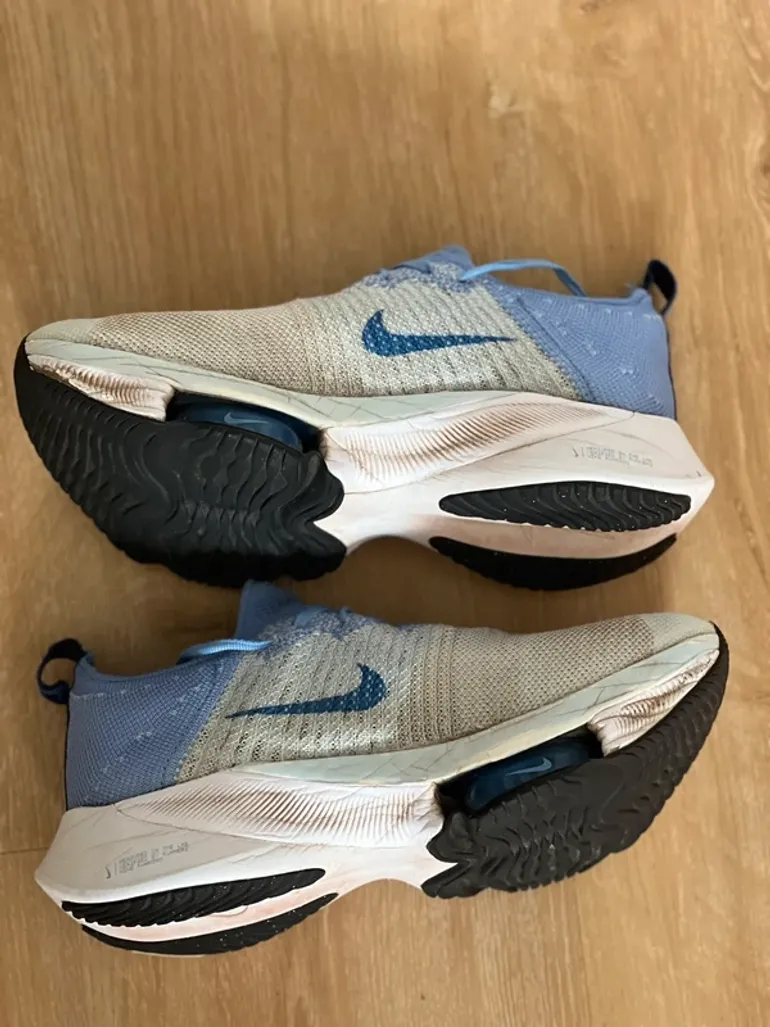 Tweedehands Nike Air Zoom Tempo Next % bike — afbeelding 2 van 5