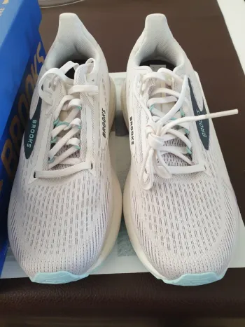 Brooks Baskets bike d'occasion — image 2 sur 5