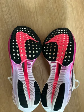 Tweedehands Nike Vaporfly Next % 3 bike — afbeelding 4 van 5
