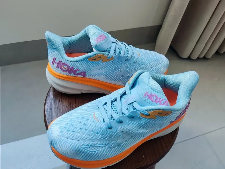 Used Hoka Shoes size 39 bike — image 4 of 4