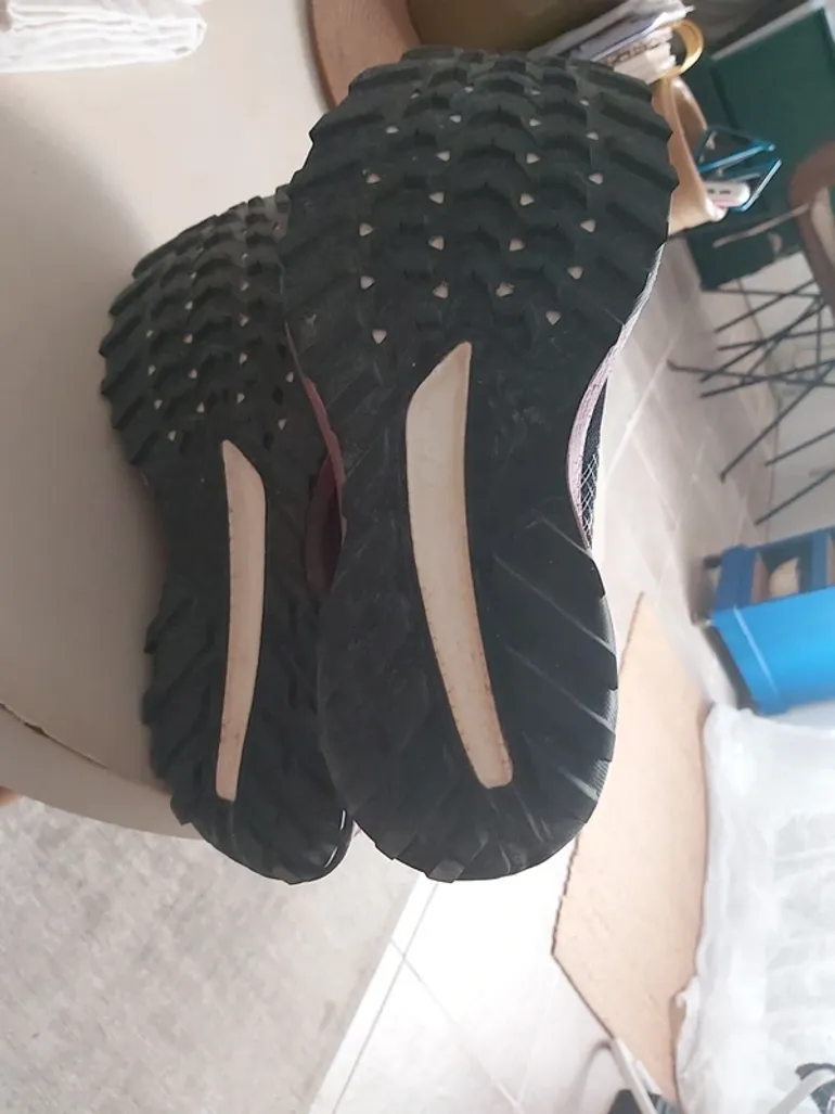 Used Saucony Running Shoes T.39 bike — image 6 of 6