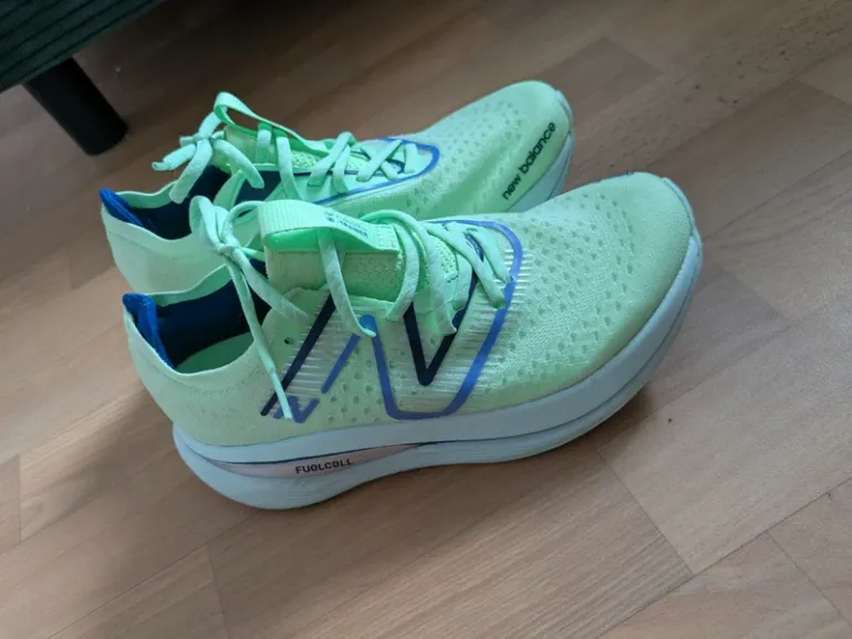 New Balance FuelCell SuperComp Trainer v3 bike de segunda mano — imagen 2 de 6