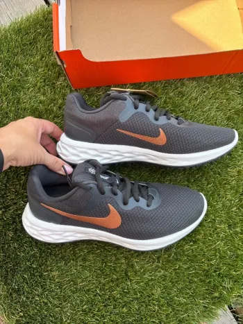 Used Nike Shoes bike — image 4 of 8