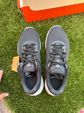 Used Nike Shoes bike — image 5 of 8