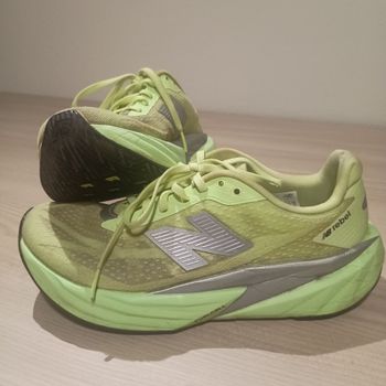 Używany New Balance Rebel V5 2026 bike