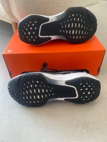 Used Nike Invincible Run FK3 bike — image 3 of 8
