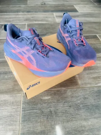 Używany Asics Novablast 5 bike — zdjęcie 3 z 5