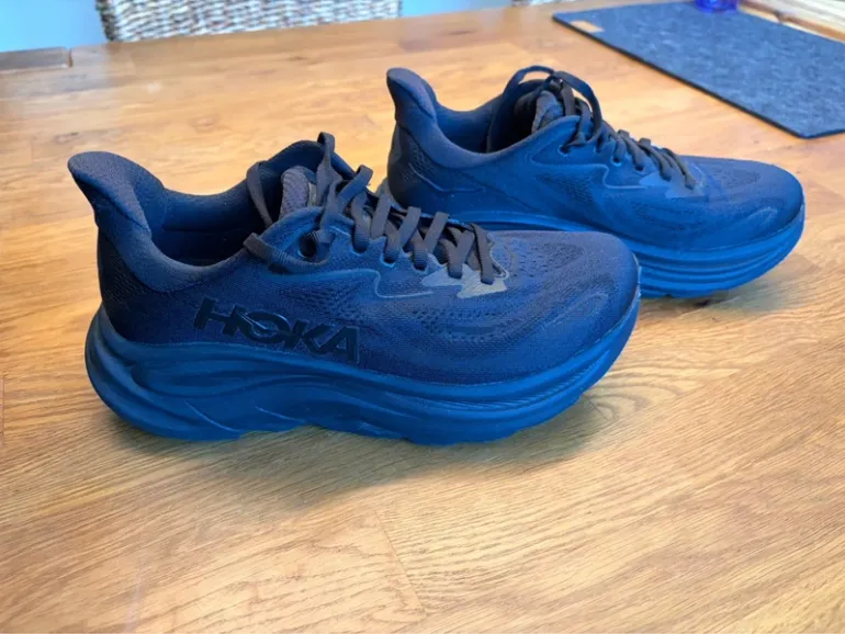 Used Hoka Clifton 9 bike — image 2 of 9