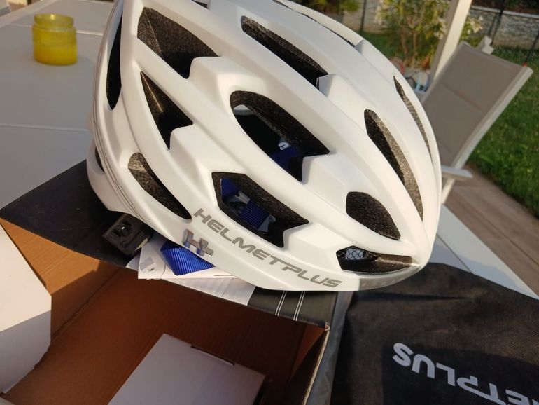 Used helmet+ CRONOS 2026 bike — image 2 of 9