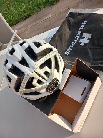 Used helmet+ CRONOS 2026 bike — image 3 of 9