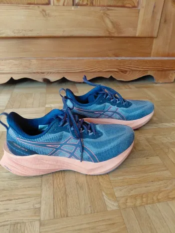 Used Asics Novablast 3 bike — image 3 of 7