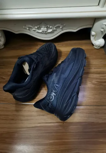 Używany Hoka Shoes Black size 38 bike