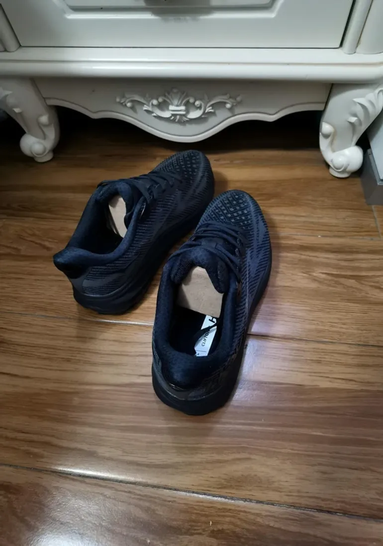 Used Hoka Shoes Black size 38 bike — image 3 of 4