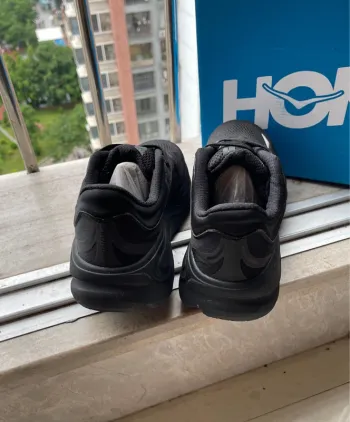 Used Hoka Chaussure taille 42 bike — image 4 of 7