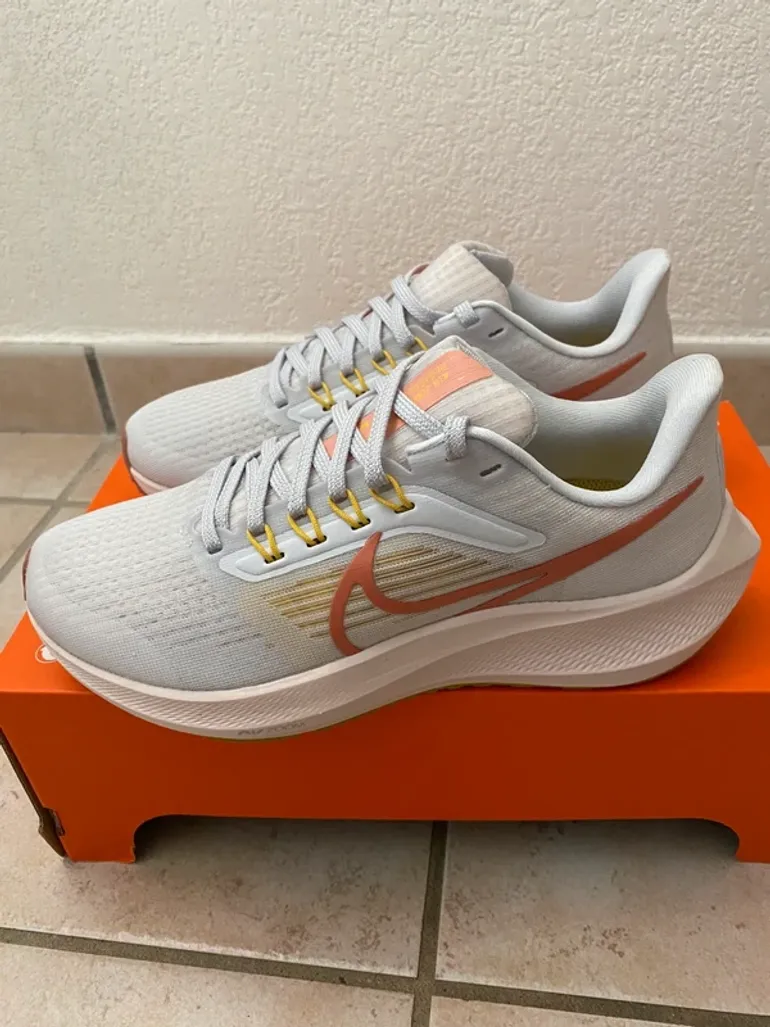 Used Pegasus Nike Air Zoom 39 bike — image 3 of 7