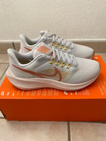 Käytetty Pegasus Nike Air Zoom 39 bike