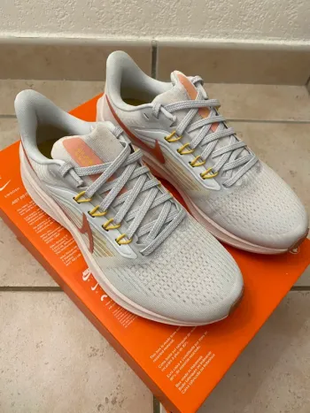 Used Pegasus Nike Air Zoom 39 bike — image 2 of 7
