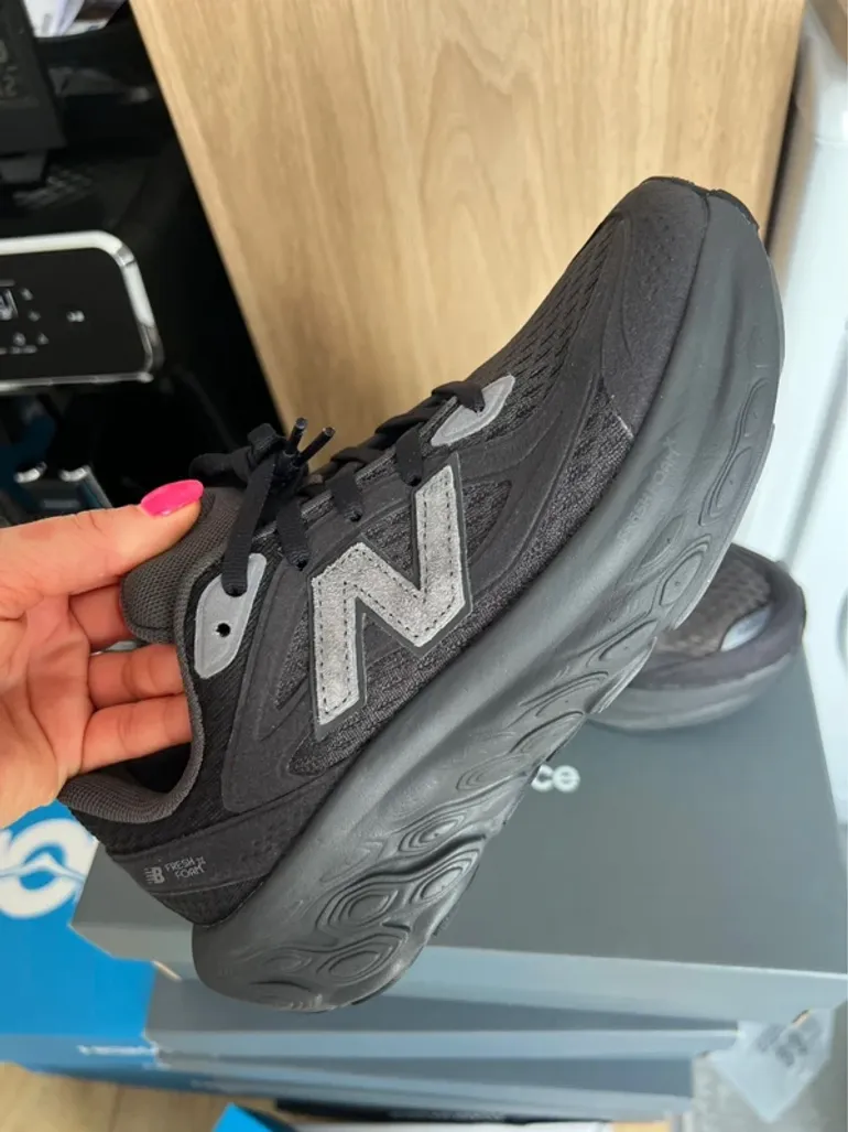 Used New Balance Fresh Foam bike — image 4 of 7
