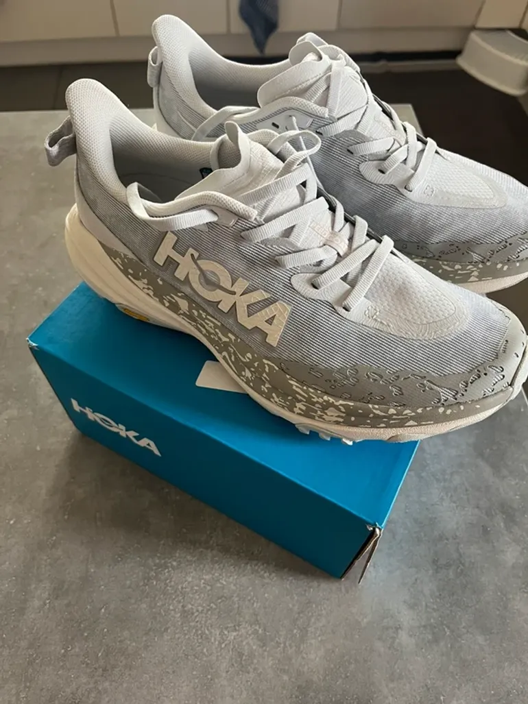 Used Hoka Speedgoat 6 bike — image 3 of 5